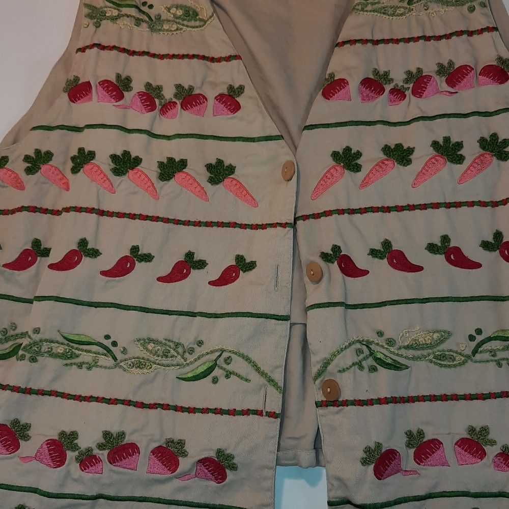 Eagles eye tan embroidered vest 1x